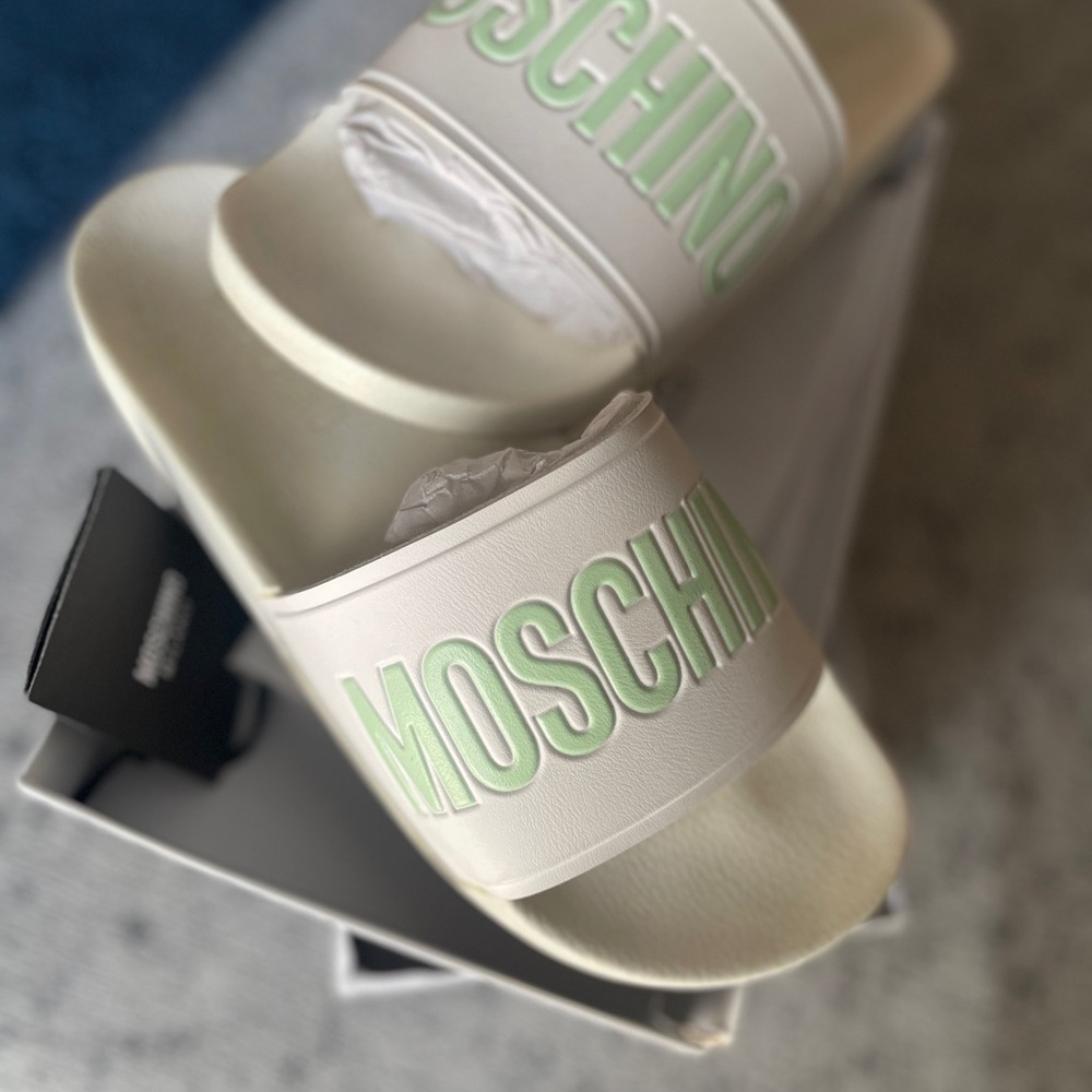 Moschino glow in the dark White and Green Slides